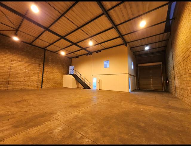 448M² WAREHOUSE TO LET IN LINBRO PARK